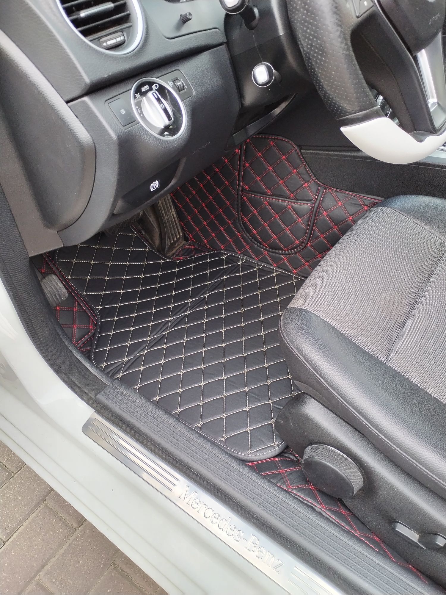 Vând Mercedes C 200