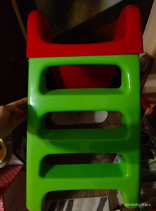 Детска пластмасова пързалка