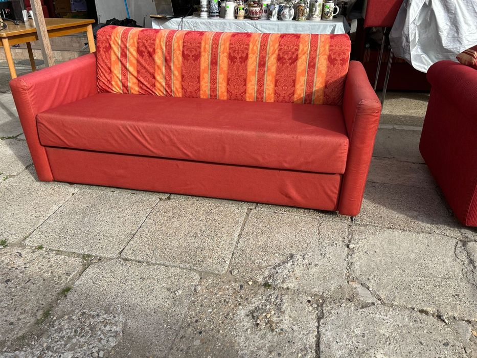 Canapea extensibila cu saltea inclusă