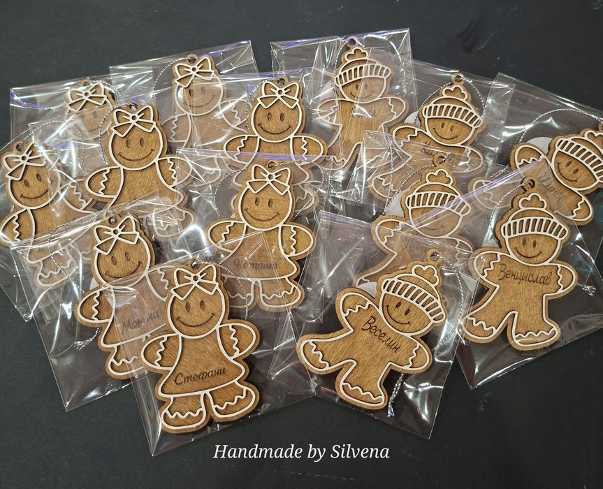 Коледни играчки за елха