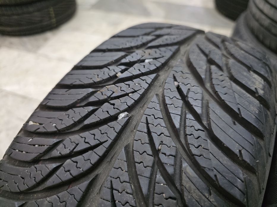 2бр Всесезонни гуми 185 55 15 - Uniroyal