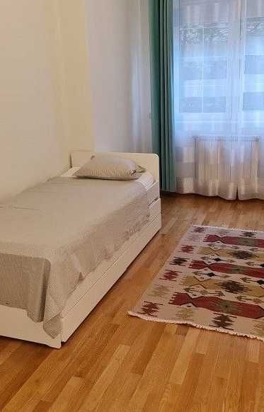 Дава се под наем Тристаен апартамент в Пловдив, Коматево - 90 кв.м за 265.2 € - Снимка #1