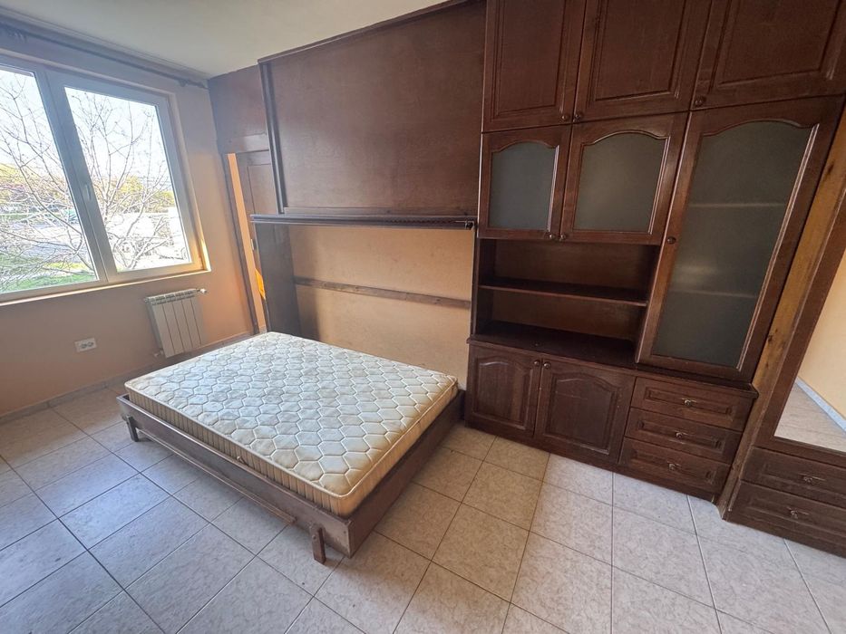 Мебели от масивно дърво