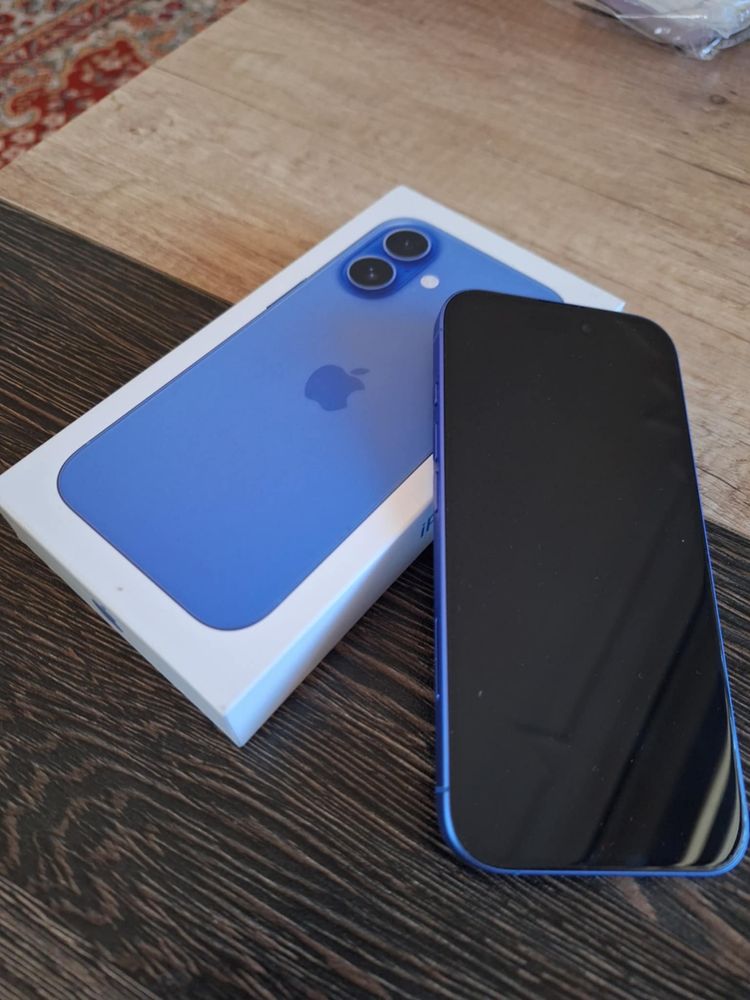 Iphone 16 aquamarine 128 gb чисто нов с подарък
