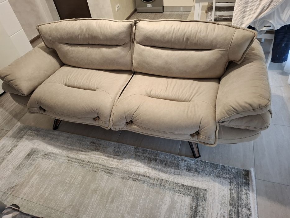 Canapea 3 persoane ca noua