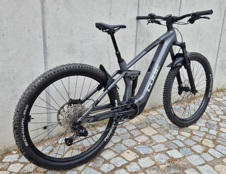 Електрически карбонов велосипед E bike CUBE STEREO 140 Race, BOSCH CX