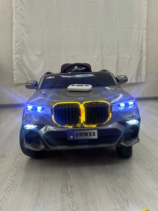 Bolalar uchun elektro mashina BMW X8 – yangi holatda puliti bilan