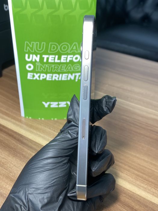 iPhone 15 Pro / 128 GB / Sănătate baterie 90% / Ca nou