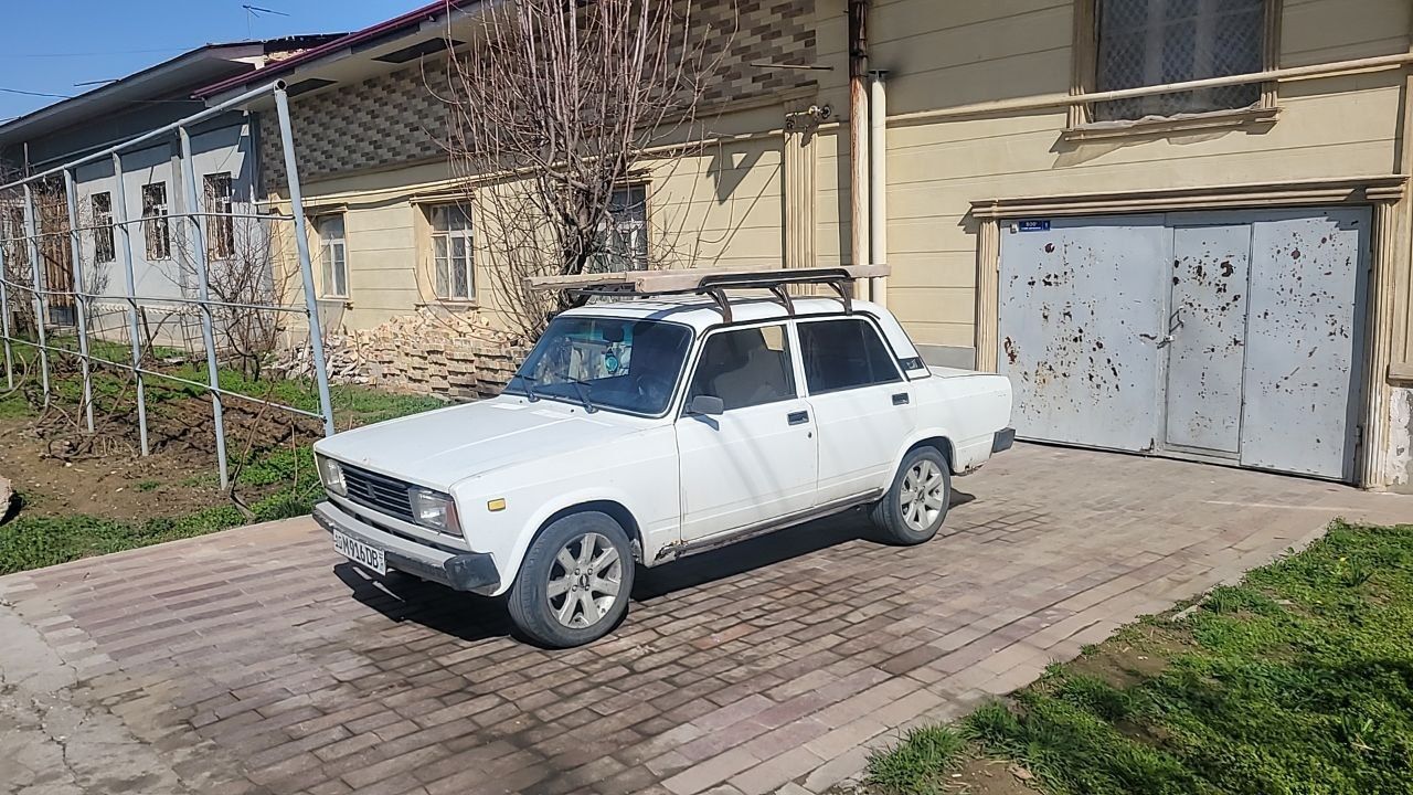 juguli vaz2105  lada 1999yil 07 mator  abmenam  bor matizga