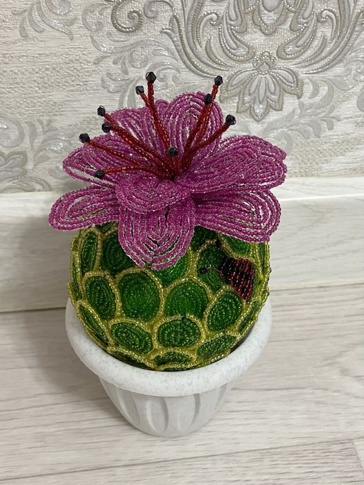 Ручная работа. Кактус из бисера