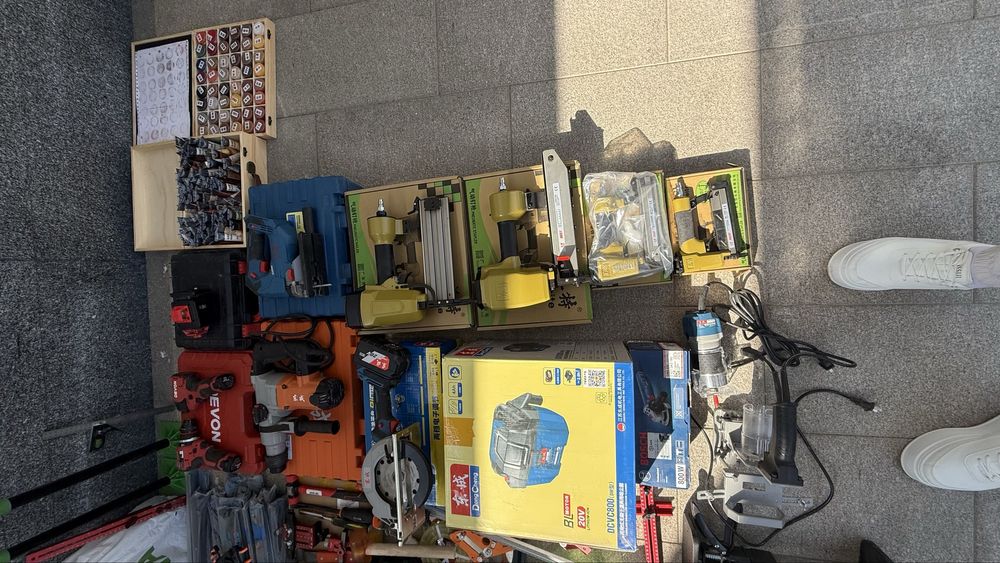 Шурповерт, дрель, лазерь, линейка