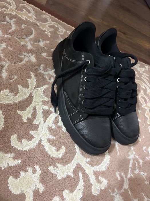 Adidasi Numeris carbon