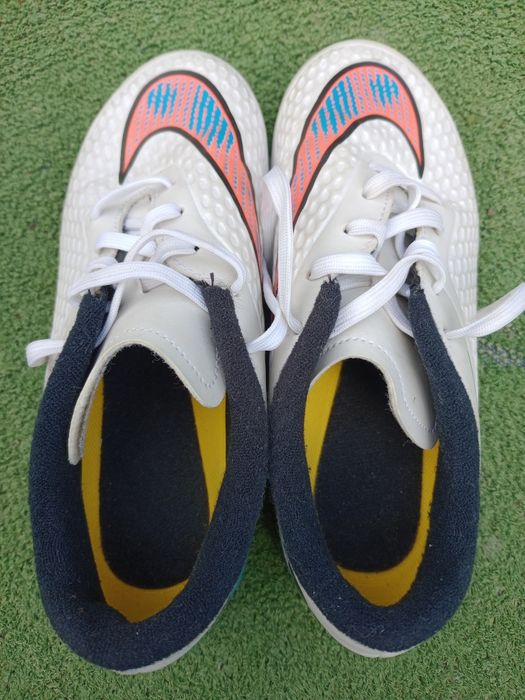 Маратонки за зала номер 34