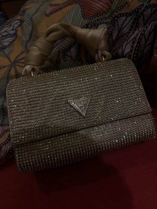 Оригинална чанта Guess