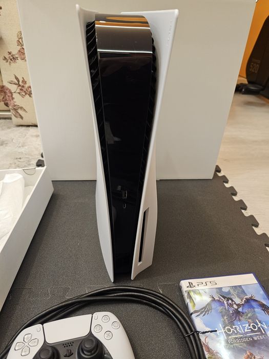 Vand Playstation 5, versiunea pe disc.