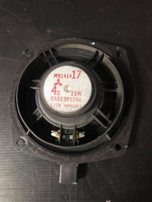 boxa auto dreapta fata mitsubishi  colt