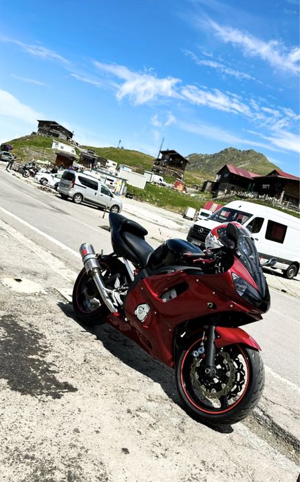 Vând yamaha yzf r6