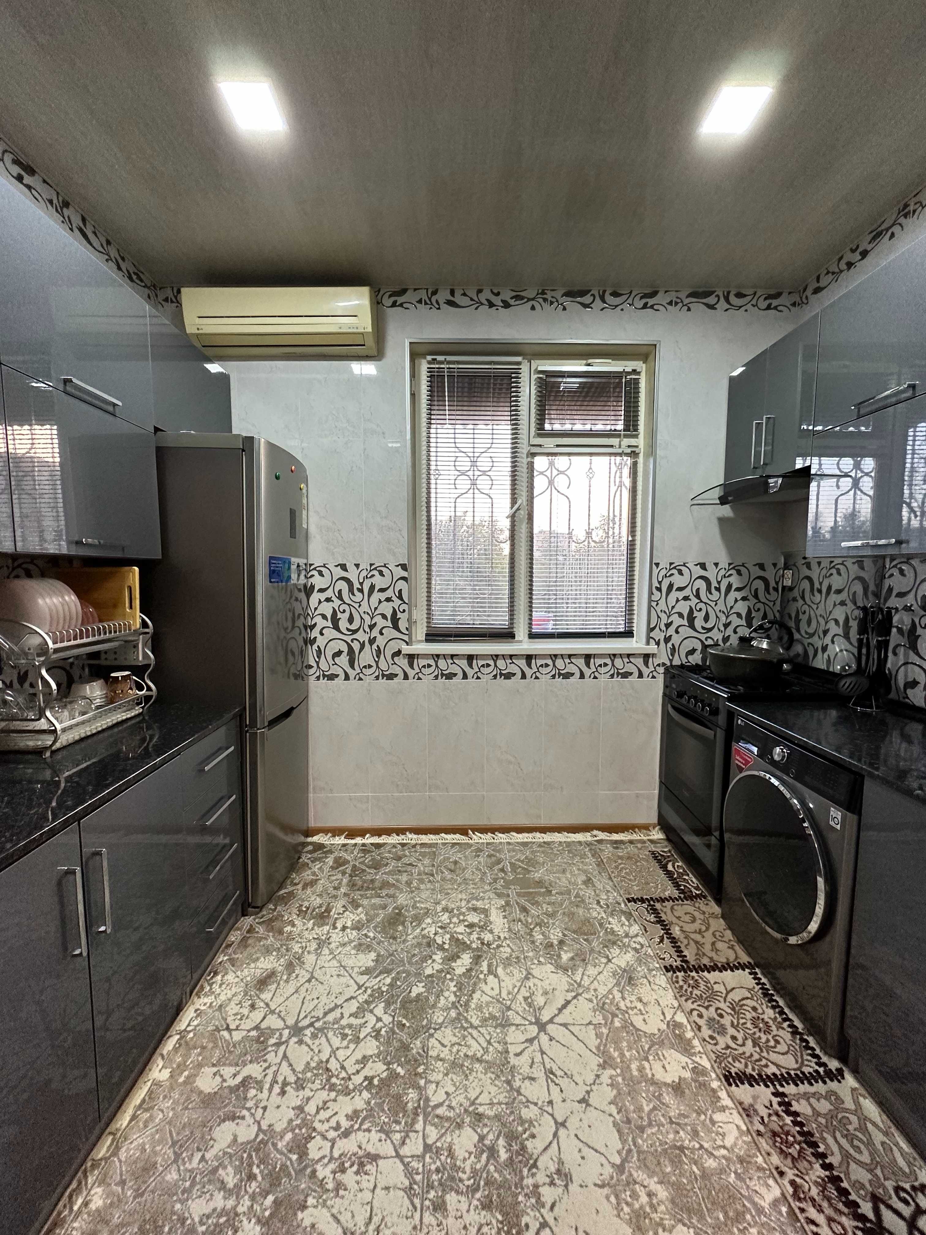 школа 255/школа 282/Крестик/40 лет/Авиастраительный-4/4-3-9/Галантерея