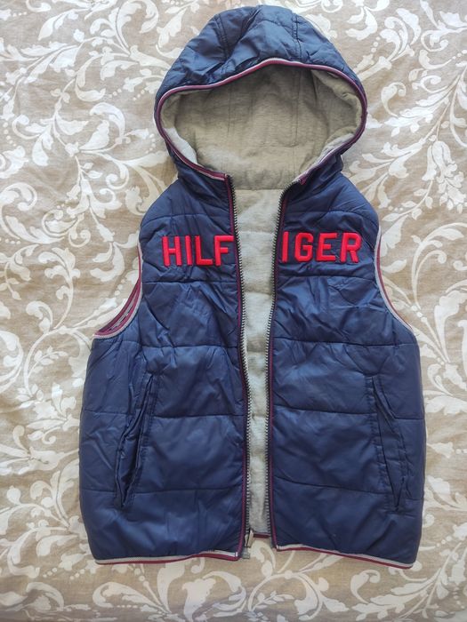 Vesta Tommy Hilfiger 2 fete 4-6 ani
