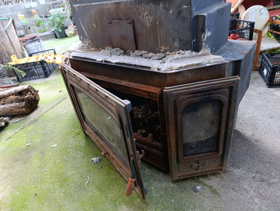 Продава с водна риза камина 40 kW