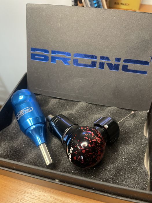 Aparat de tatuat Hummingbird Bronc – ca nou, original, la cutie