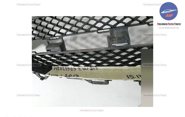 Оригинален централен решетъчен държач Мерцедес-Бенц / Mercedes-Benz E-