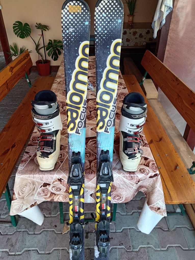 Schiuri Salomon focus 155cm + clăpari