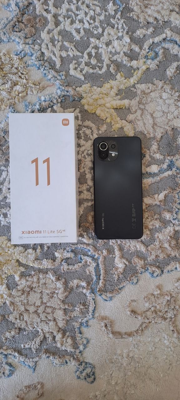 Продам Xiaomi 11 Lite 5G NE 256/8GB