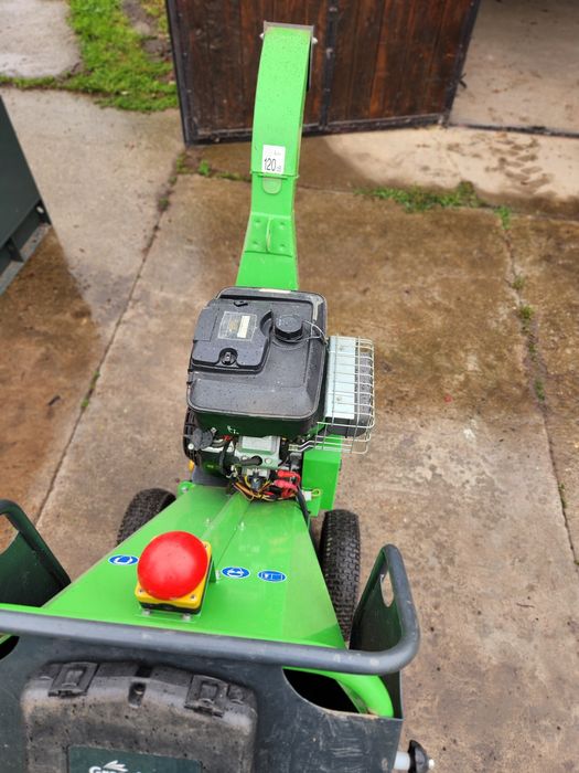 Tocător/crengi/lemn de la GreenMech CS100 tip remorca