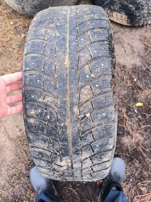 Продам шины низкопрофильные  3 шт цена договорная