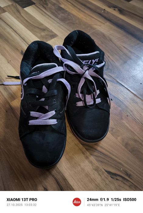 Adidasi Heelys cu rola , marimea 36,5