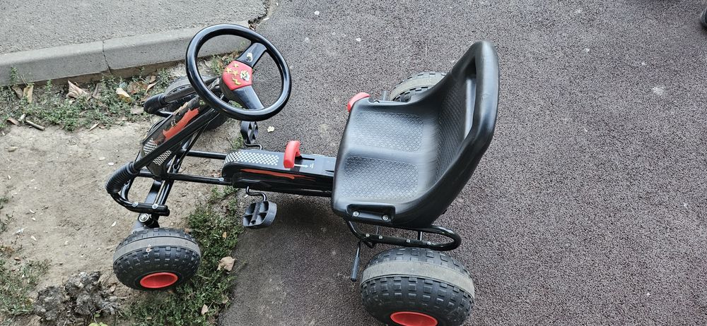 Cart cu pedale pentru copii