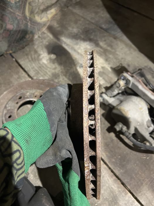 Тормозные диски с суппортами