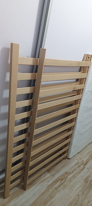 Pătuț din lemn  + saltea Ikea , 60x120 cm.
