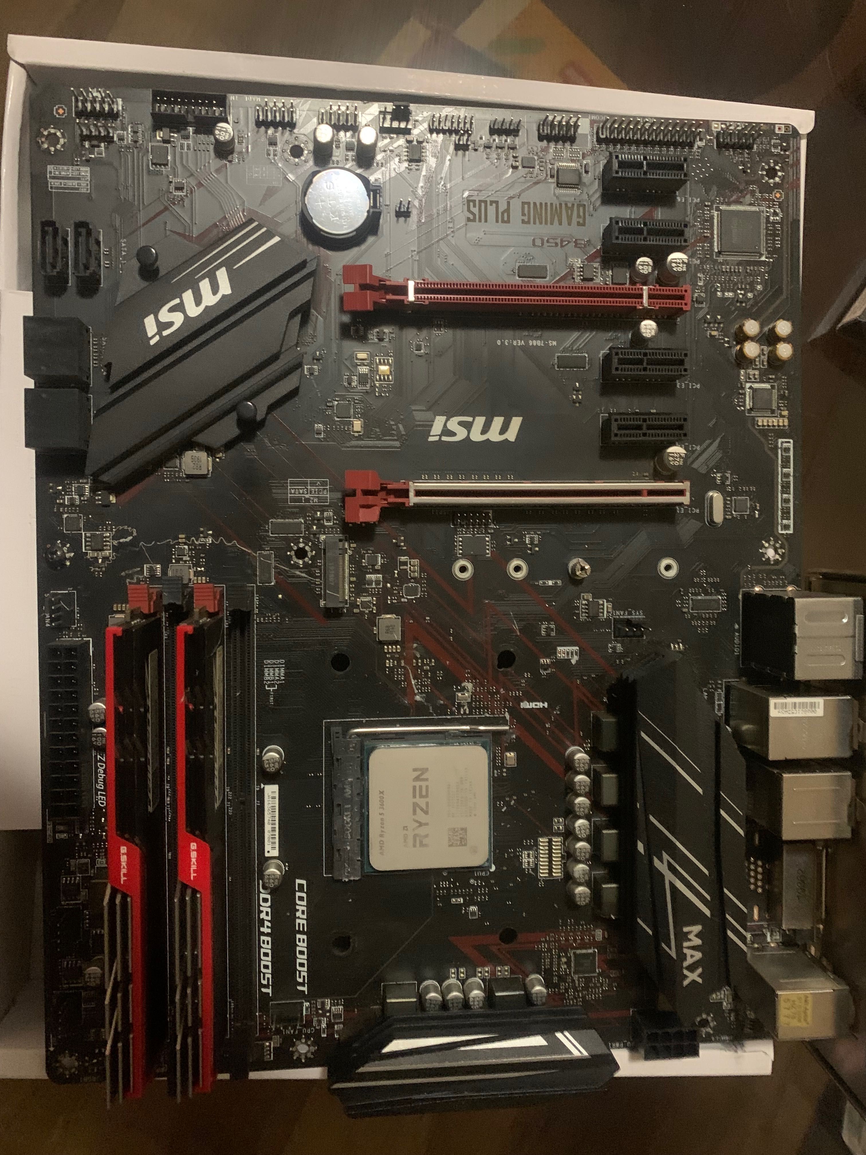 Ryzen 5 3600x с дъно и рам памет 16гб