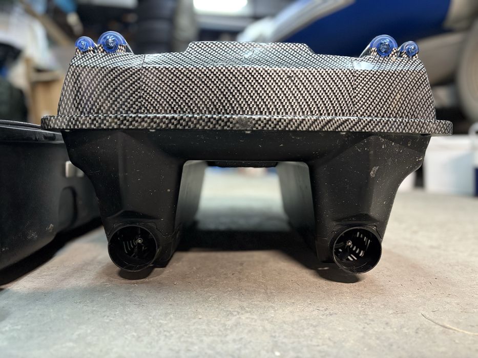 Лодка за захранка Boatman  с GPS и сонар !