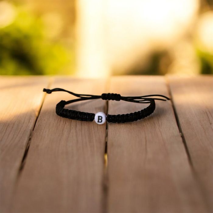 Гривна на конец с буква - 2 броя