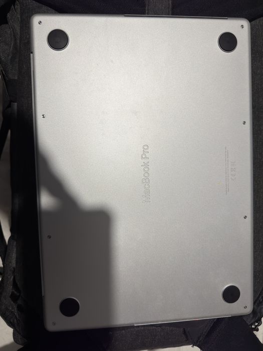 Macbook pro m1 pro 14’ 16gb ram 1 tb ssd