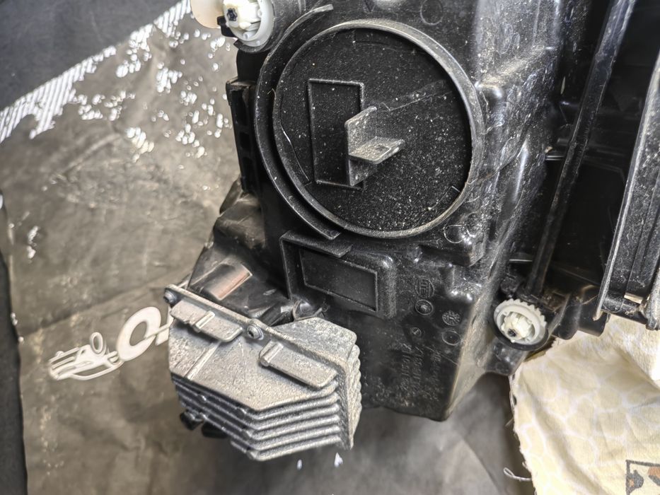 Фар оборудван за части вс по него работи за мерцедес гла.2023