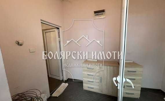 Дава се под наем Магазин в Велико Търново, Център - 65 кв.м за 306 € - Снимка #2