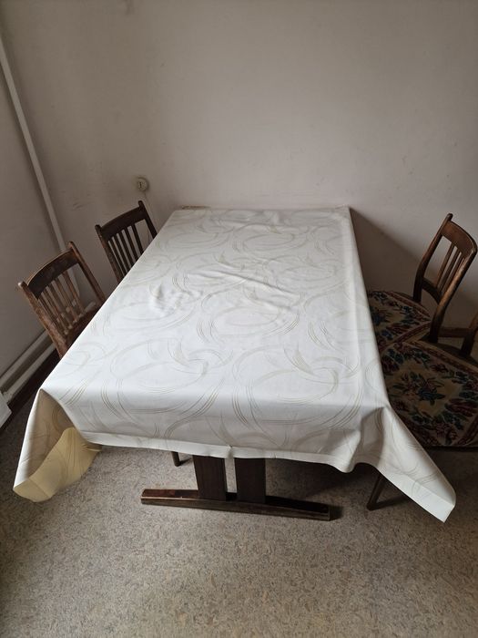 Продаётся стол кухонный