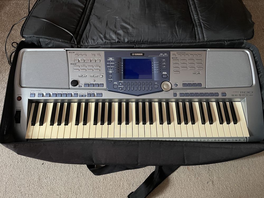 Vând orga/pian Yamaha psr1100