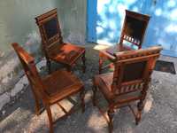 Vand diverse piese de mobilier din lemn masiv vechi de 100 ani