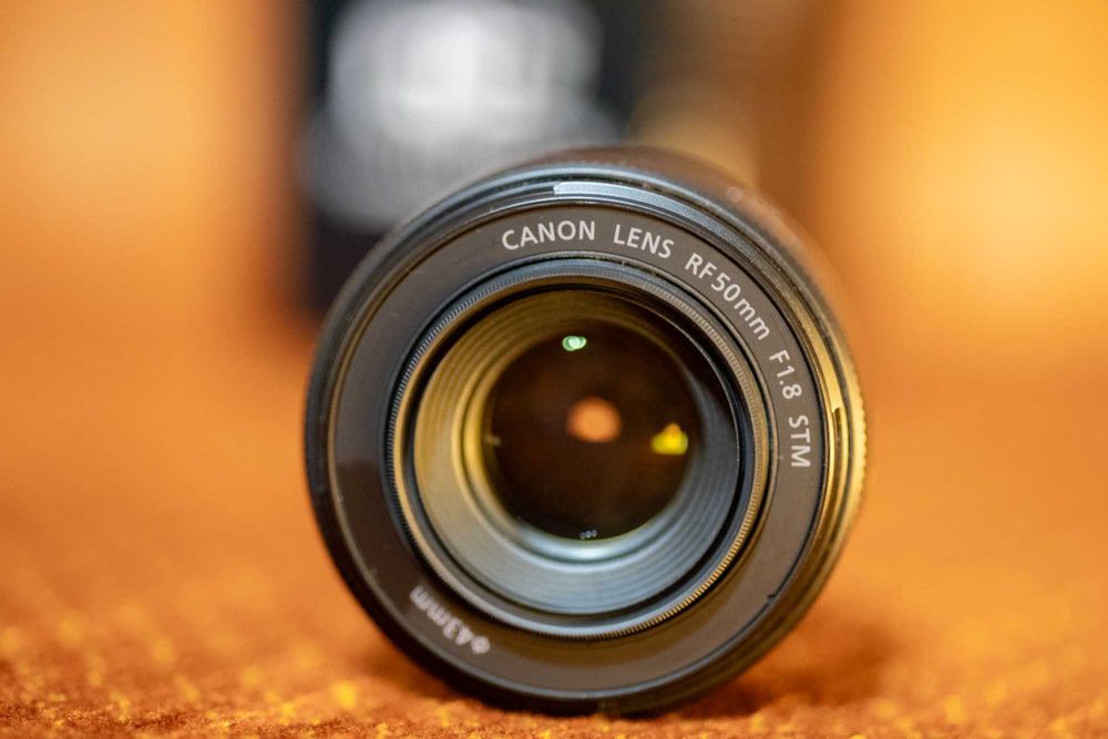 Obiectiv foto Canon RF 50mm f1.8