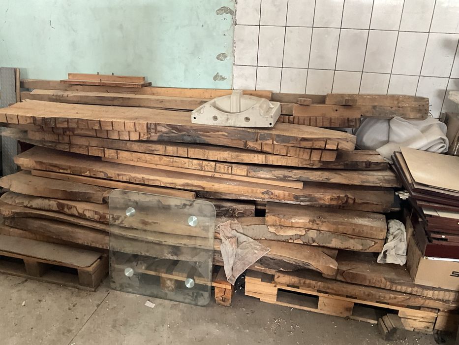 Продается лес. Орех. Очень высокого качества.