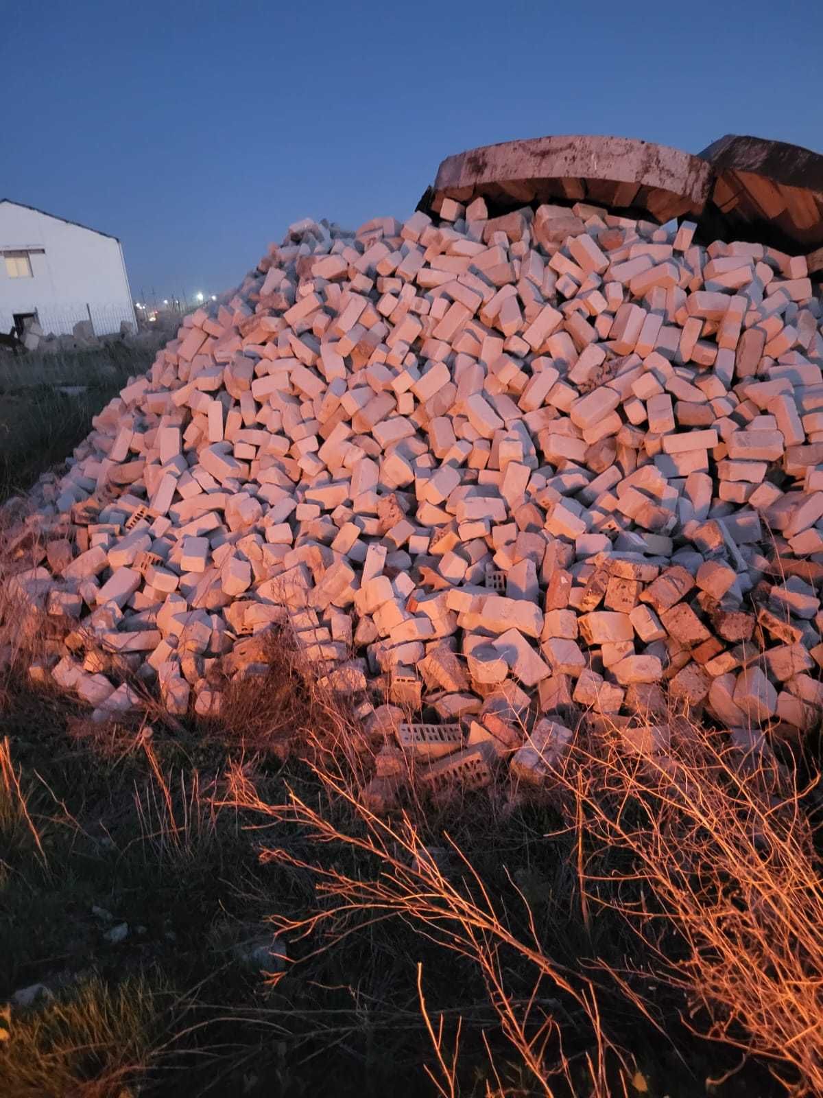 Кирпич полуторка