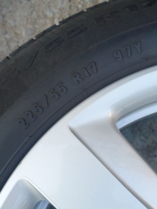 17"Ауди Оригинални Като Нови A3 А4 А6 А8 Q3 Q5 8ж ет39 Летни Гуми!!