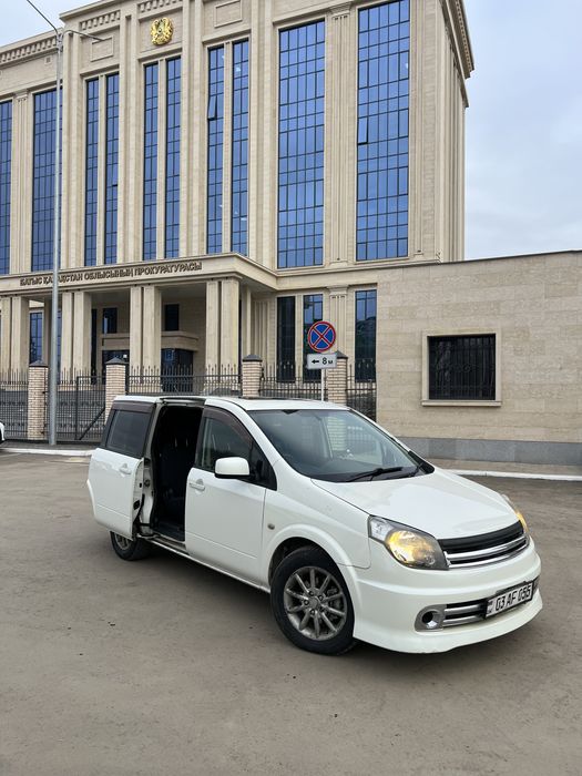 Продам nissan lafesta 2005 года