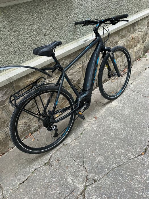 Bicicleta electrica Cube cross hybrid