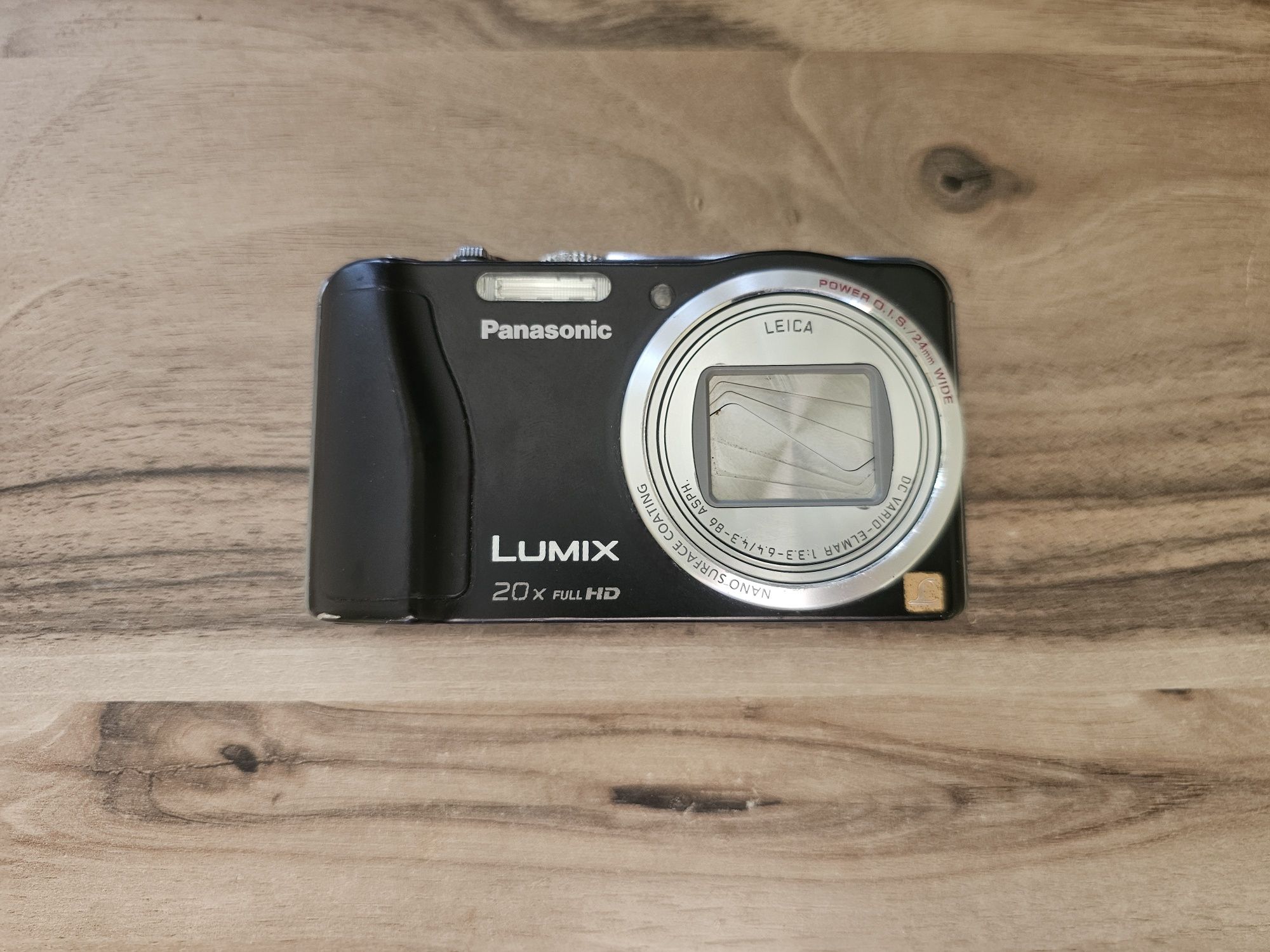 Panasonic Lumix DMC-ZS19 + оригинално зарядно и батерия + SD карта
